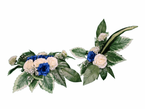 Komplet dwóch stroikKomplet dwóch stroików: biel, błękit i granat z białymi kaliami oraz koralową różą; jedna forma niska, druga smukłaów w odcieniach błękitu i lawendy z białą kalią, jedna forma niska, druga smukła